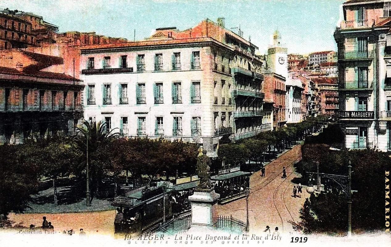 Alger - Place Bugeaud et Rue d'Isly - 1919.jpg